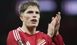 一竞技官网-英媒：加纳乔施压迫使曼联降价，切尔西当前报价3000万镑+奖金