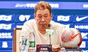 斯卢茨基：对阵泰山没有任何容错率 戴伟浚本赛季复出比较困难