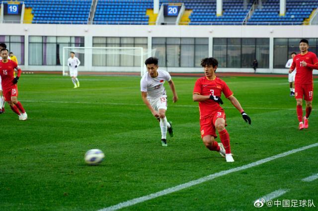 00244AjRgy1gykaz5ldipj61900u04bq02.jpg